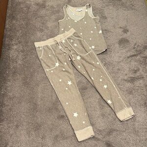 Live Love Lounge by Karen Neuburger Tan/White Star Print Knit Pajama Set SIZE S